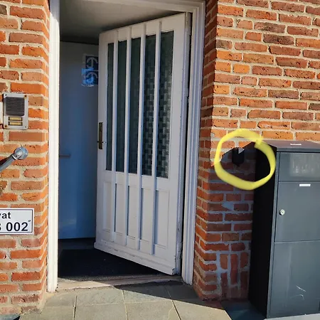 Jp 3 - Faelles Kokken Og Bad, Eget Toilet شقة غريندستيد