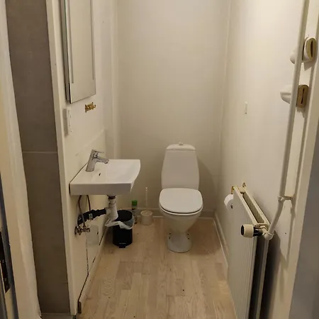 Jp 3 - Faelles Kokken Og Bad, Eget Toilet * غريندستيد